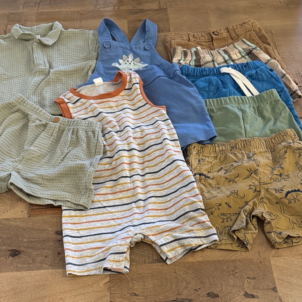 Summer vacation bundle Assorted Baby Clothing Set neutral tones size 18 months